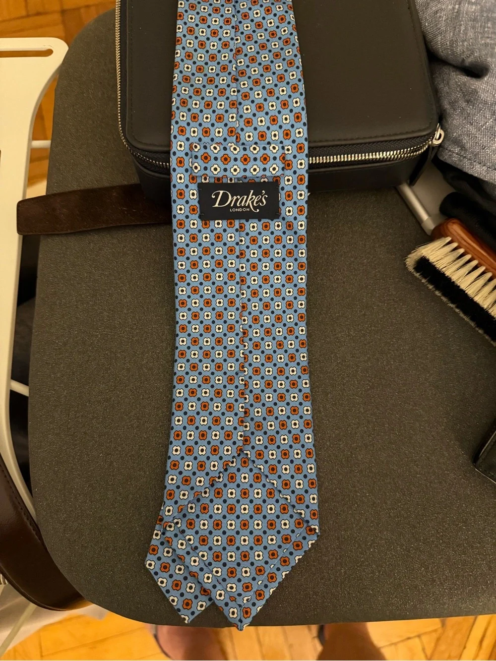 Drake’s—NWOT Blue Geometric Silk Tie